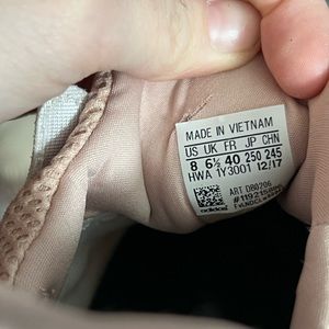 ~women’s size 8 worn good condition~